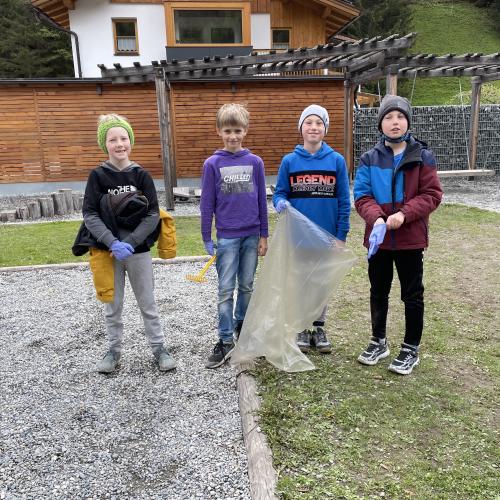 Kleingruppe Müllsammelaktion