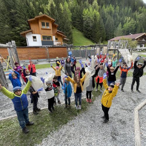 Gruppenfoto Müllsammelaktion